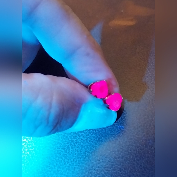 Levin & Meyer  Red Heart Stud Sterling Silver - Picture 13 of 15